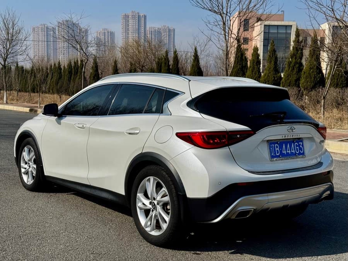 英菲尼迪 QX30  2017款 1.6T 兩驅(qū)時(shí)尚版圖片