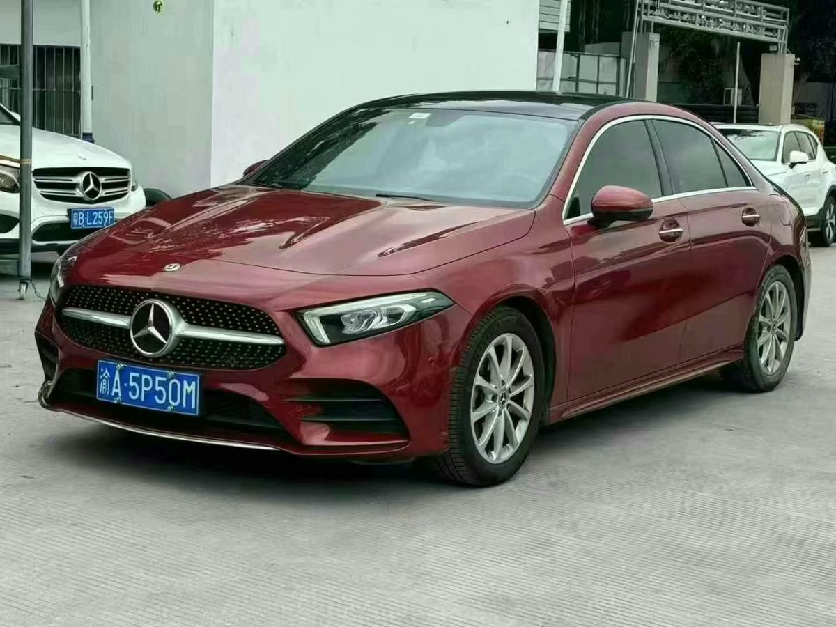 奔馳 奔馳GLE  2020款  GLE 350 4MATIC 時(shí)尚型圖片