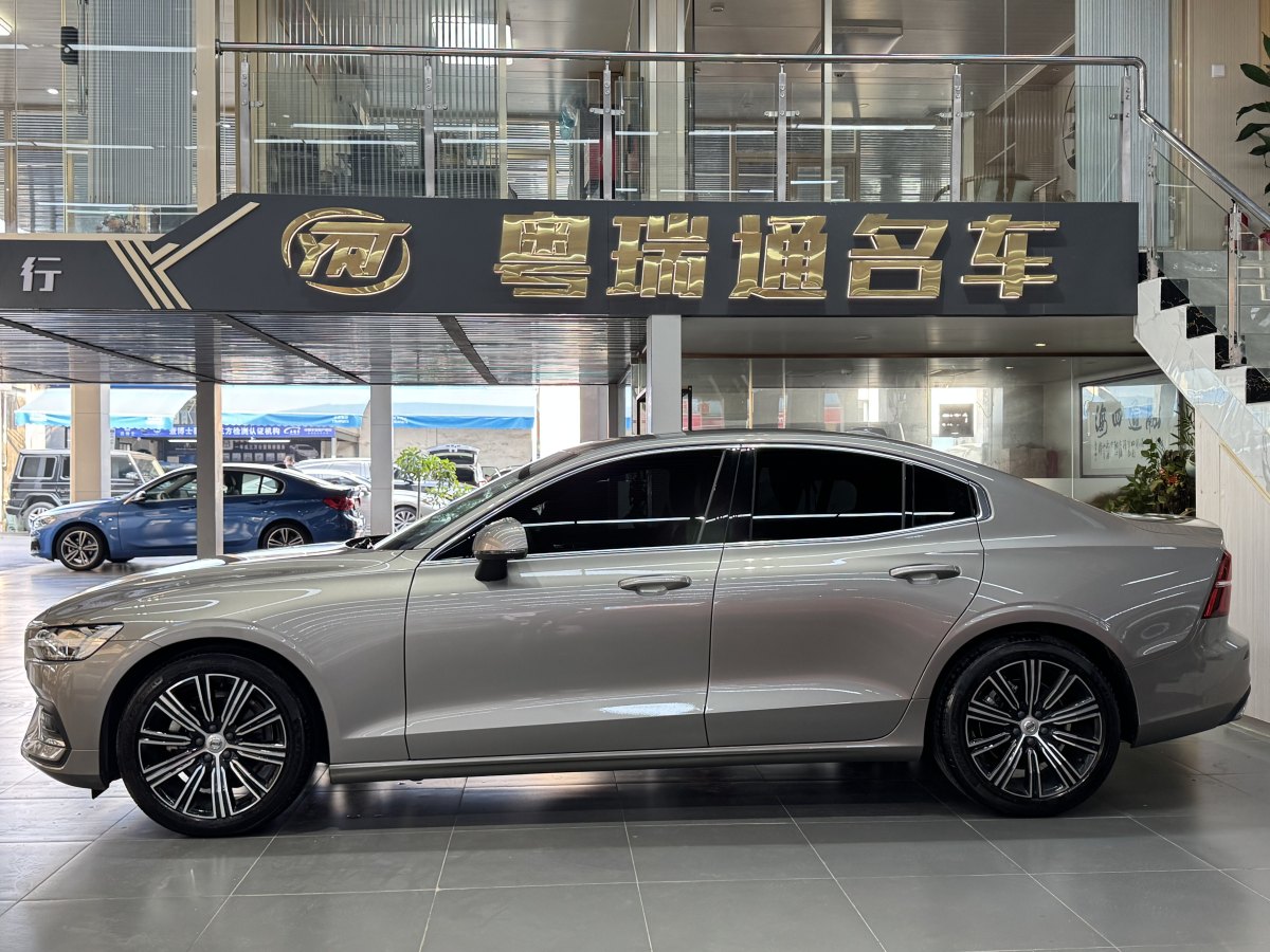 沃爾沃 S60L  2022款 B4 智遠(yuǎn)豪華版圖片