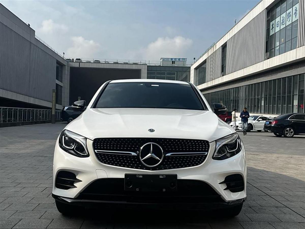 奔馳 奔馳GLC  2022款 改款 GLC 300 4MATIC 轎跑SUV圖片