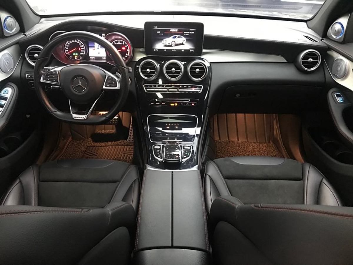 2018年3月奔馳 奔馳GLC轎跑 AMG  2017款 AMG GLC 43 4MATIC 轎跑SUV