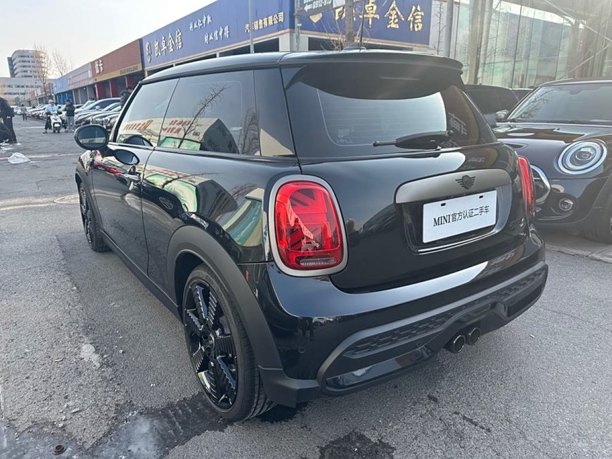 MINI MINI  2023款 2.0T COOPER S 國(guó)王十字特別版圖片