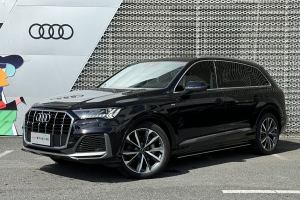 奥迪Q7 奥迪 55 TFSI quattro S line运动型