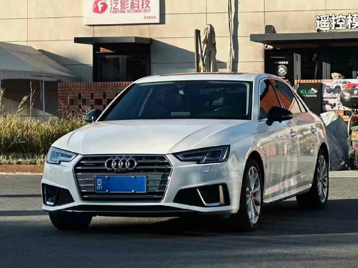 2019年1月奧迪 奧迪A4  2019款 45 TFSI allroad quattro 時(shí)尚型