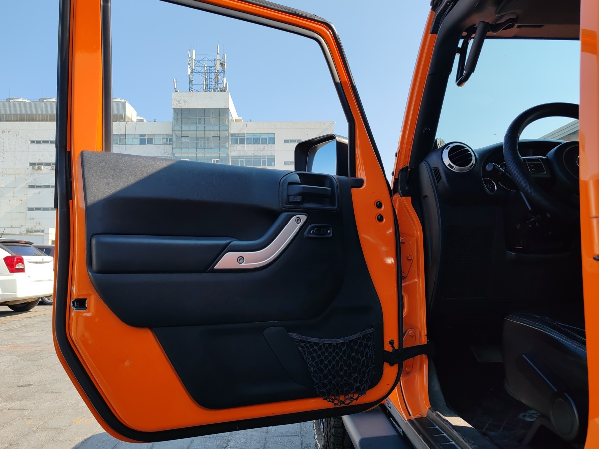 Jeep 牧馬人  2013款 3.6L Sahara 四門版圖片