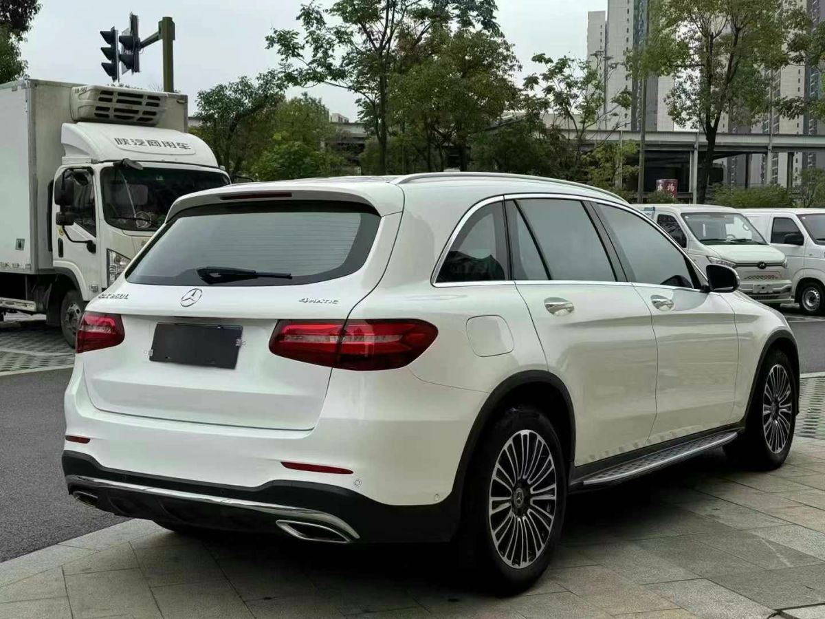 2019年1月奔馳 奔馳A級(jí)  2019款  A 220 L 4MATIC 運(yùn)動(dòng)轎車