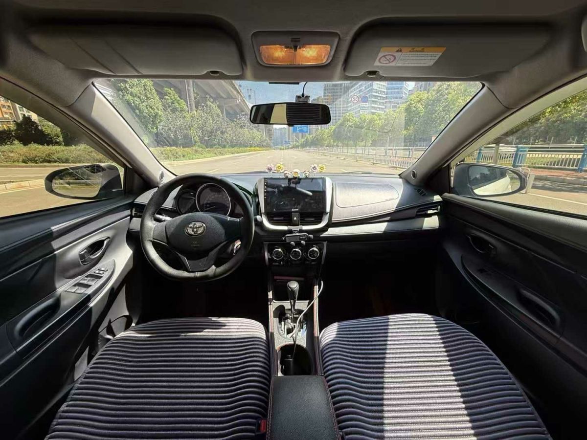 豐田 YARiS L 致炫  2018款 1.5E CVT冠軍限量版圖片