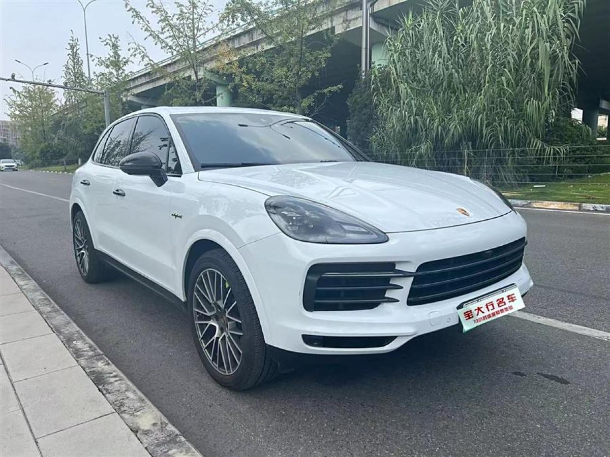 保时捷 Cayenne新能源  2023款 Cayenne E-Hybrid 2.0T 铂金版图片