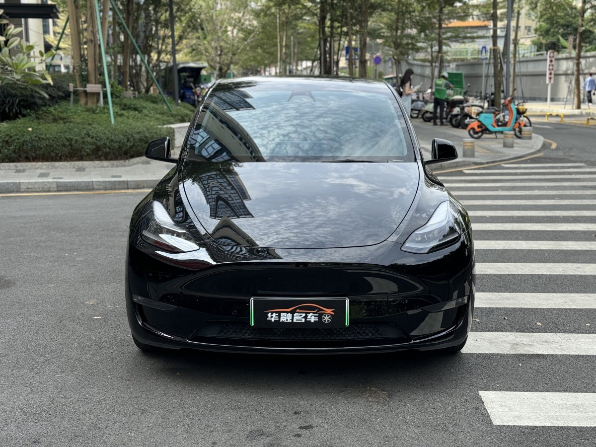 特斯拉 Model Y  2021款 改款 標(biāo)準續(xù)航后驅(qū)升級版圖片