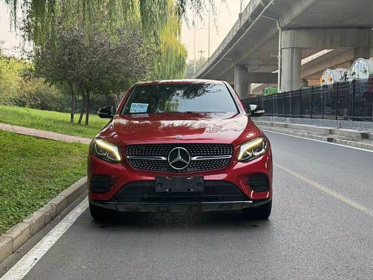 奔馳 奔馳GLC  2023款 改款 GLC 260 4MATIC 轎跑SUV圖片