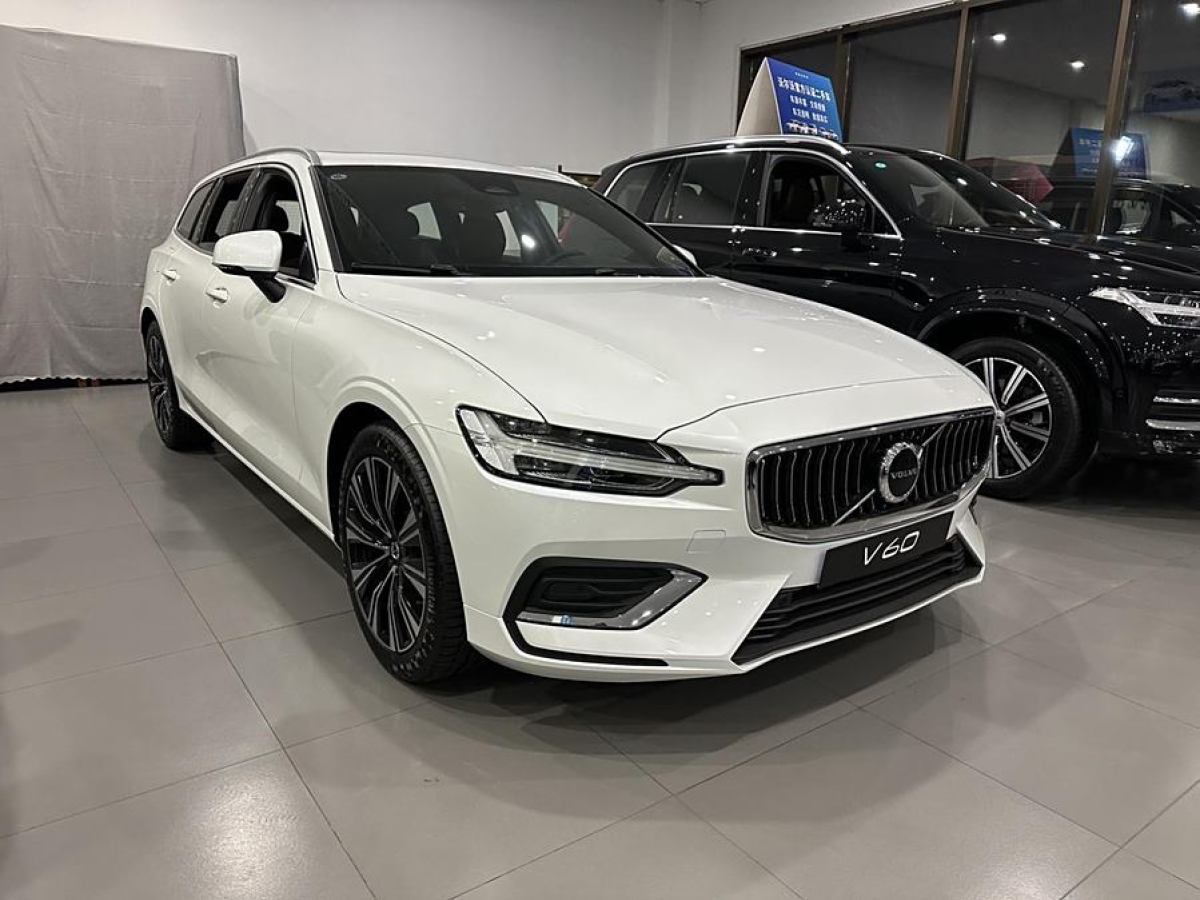 沃爾沃 V60  2024款 B5 智遠(yuǎn)豪華版圖片