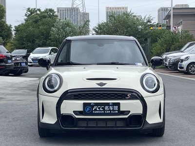 2022年9月 MINI MINI 改款 2.0T COOPER S 藝術(shù)家 五門(mén)版圖片