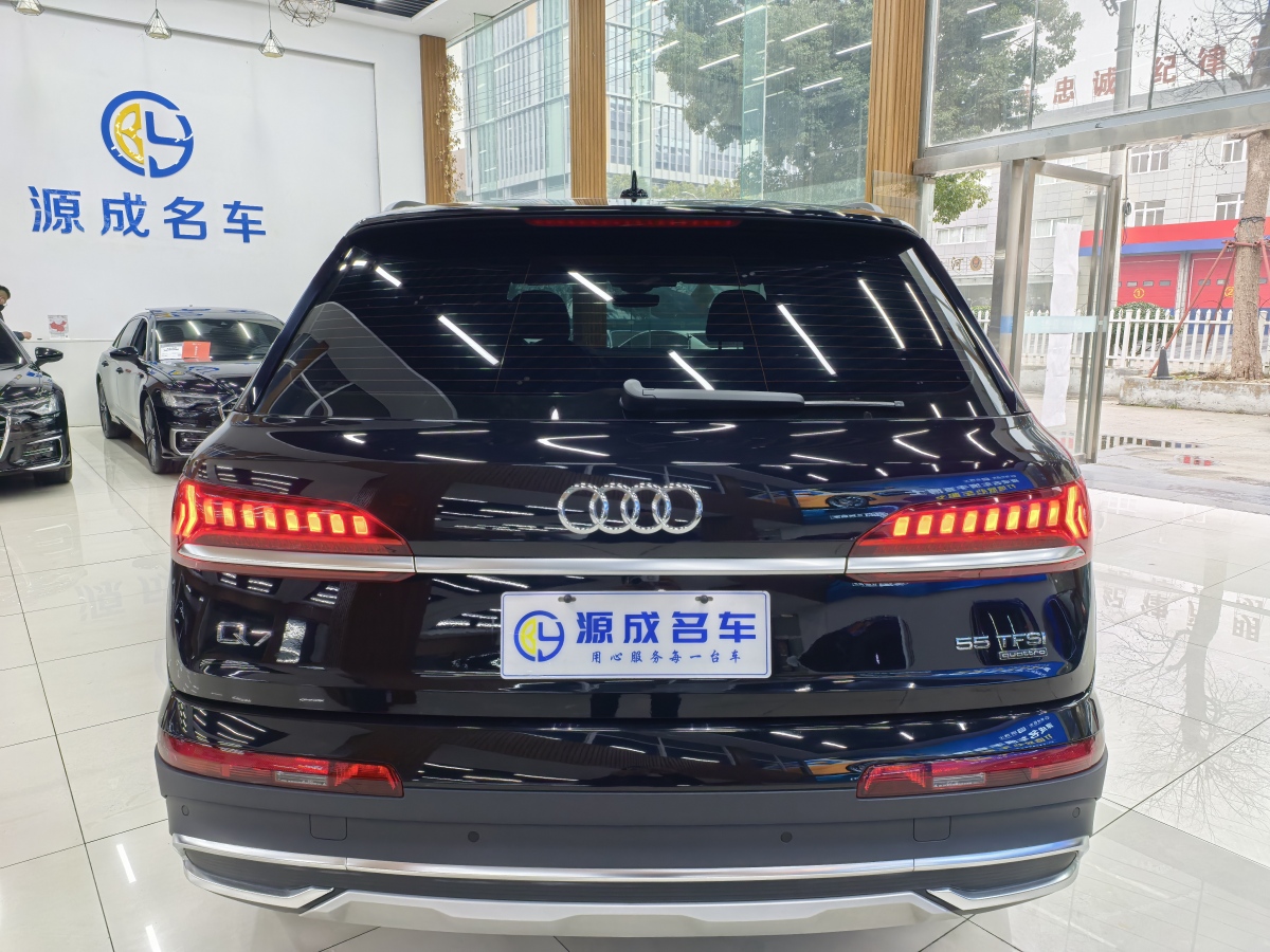 奧迪 奧迪Q7  2012款 Q7 3.0 TDI quattro 領(lǐng)先型圖片