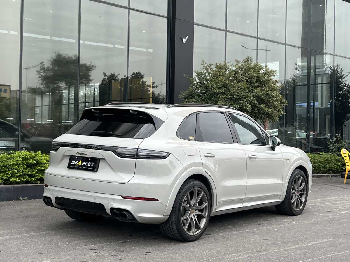 保時(shí)捷 Cayenne新能源  2022款 Cayenne E-Hybrid 2.0T 鉑金版圖片