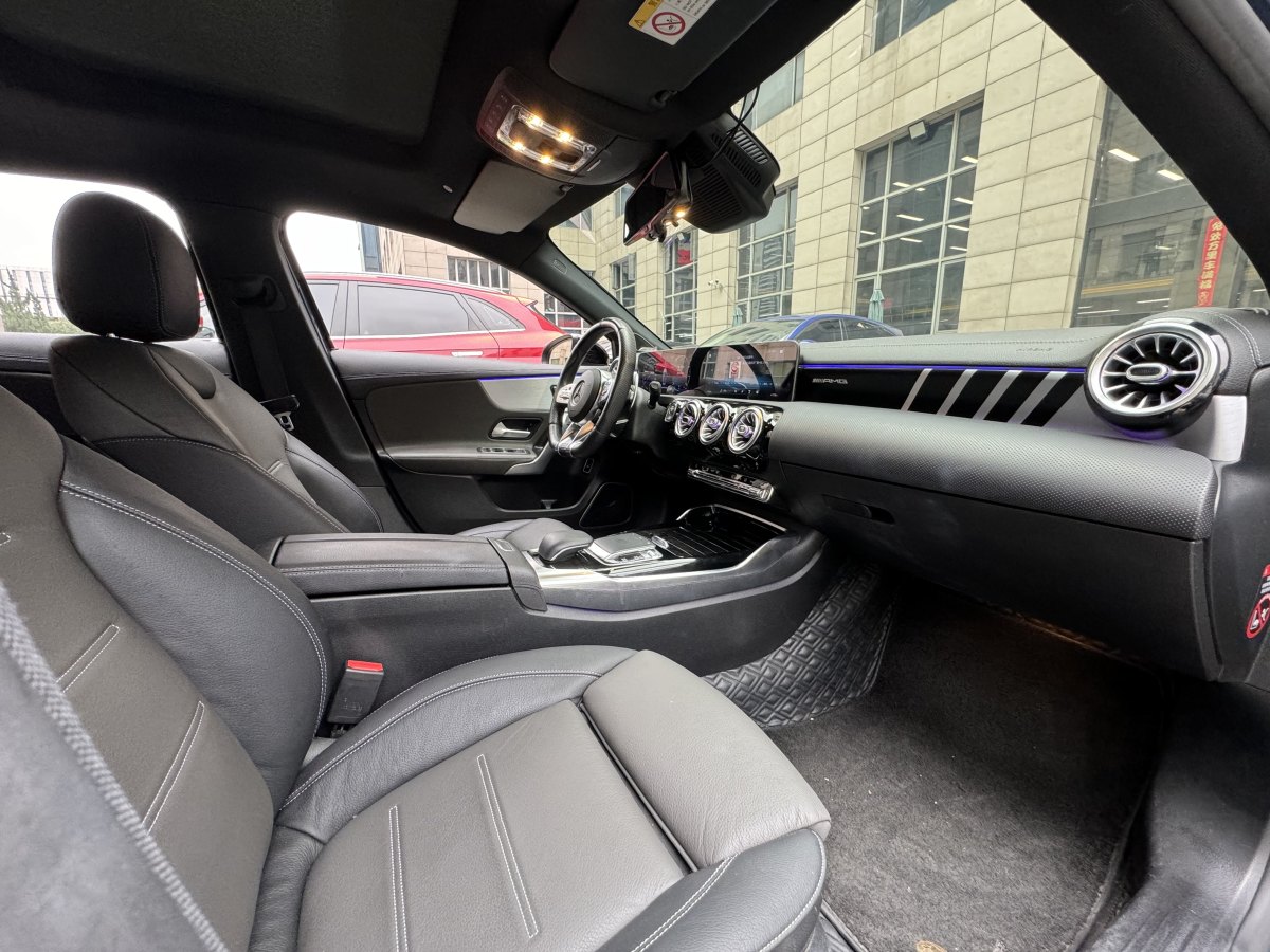 奔驰 奔驰A级AMG  2020款 改款 AMG A 35 4MATIC 先型特别版图片