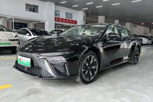哪吒S 哪吒 純電 715km 后驅(qū)中版