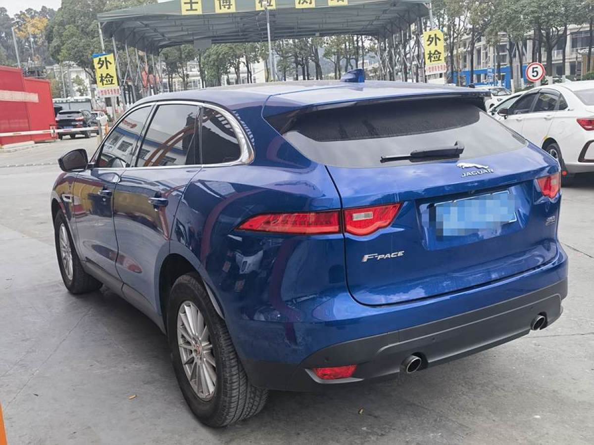 捷豹 F-PACE  2018款 2.0T 四驅(qū)都市尊享版圖片