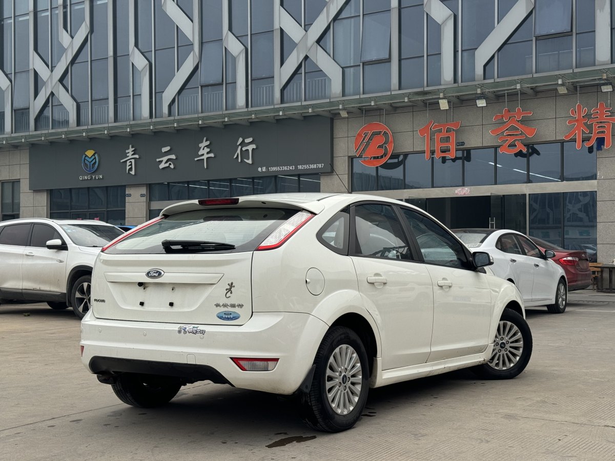 福特 ?？怂? 2013款 兩廂經(jīng)典 1.8L 自動時(shí)尚型圖片