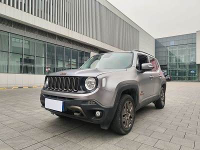 2017年1月 Jeep 自由俠 2.0L 自動(dòng)四驅(qū)75周年致敬版圖片