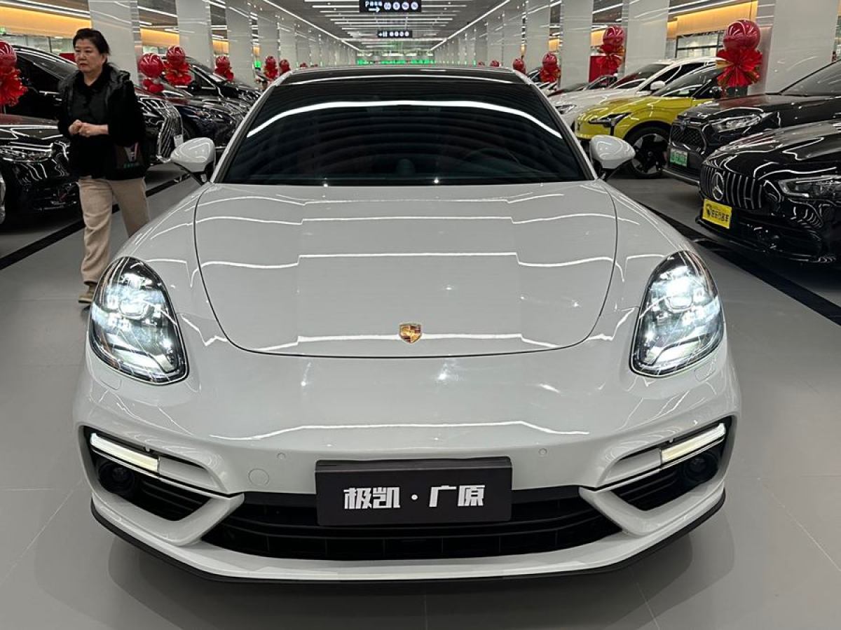 保時(shí)捷 Panamera  2019款 Panamera 4 行政加長(zhǎng)版 2.9T圖片