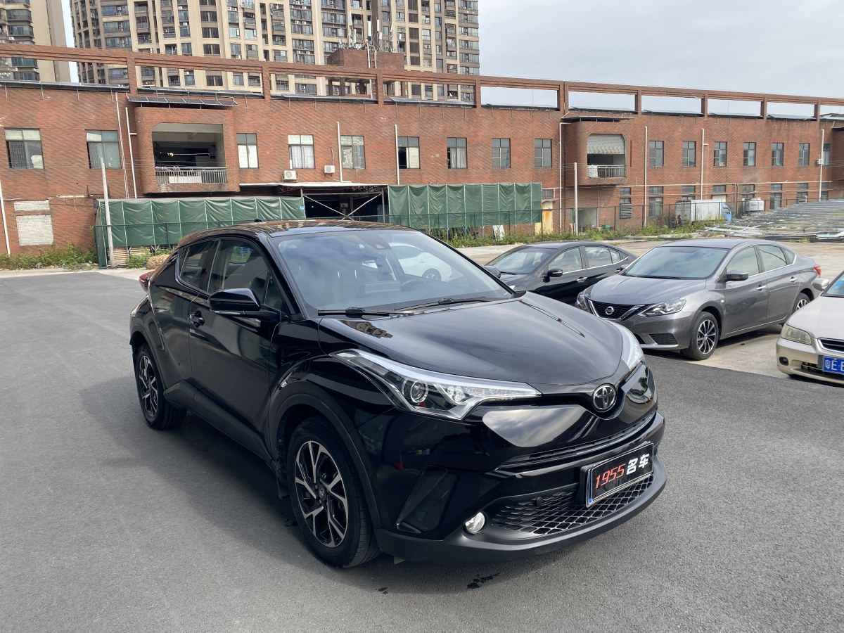 豐田 C-HR  2020款 2.0L 領(lǐng)先版圖片