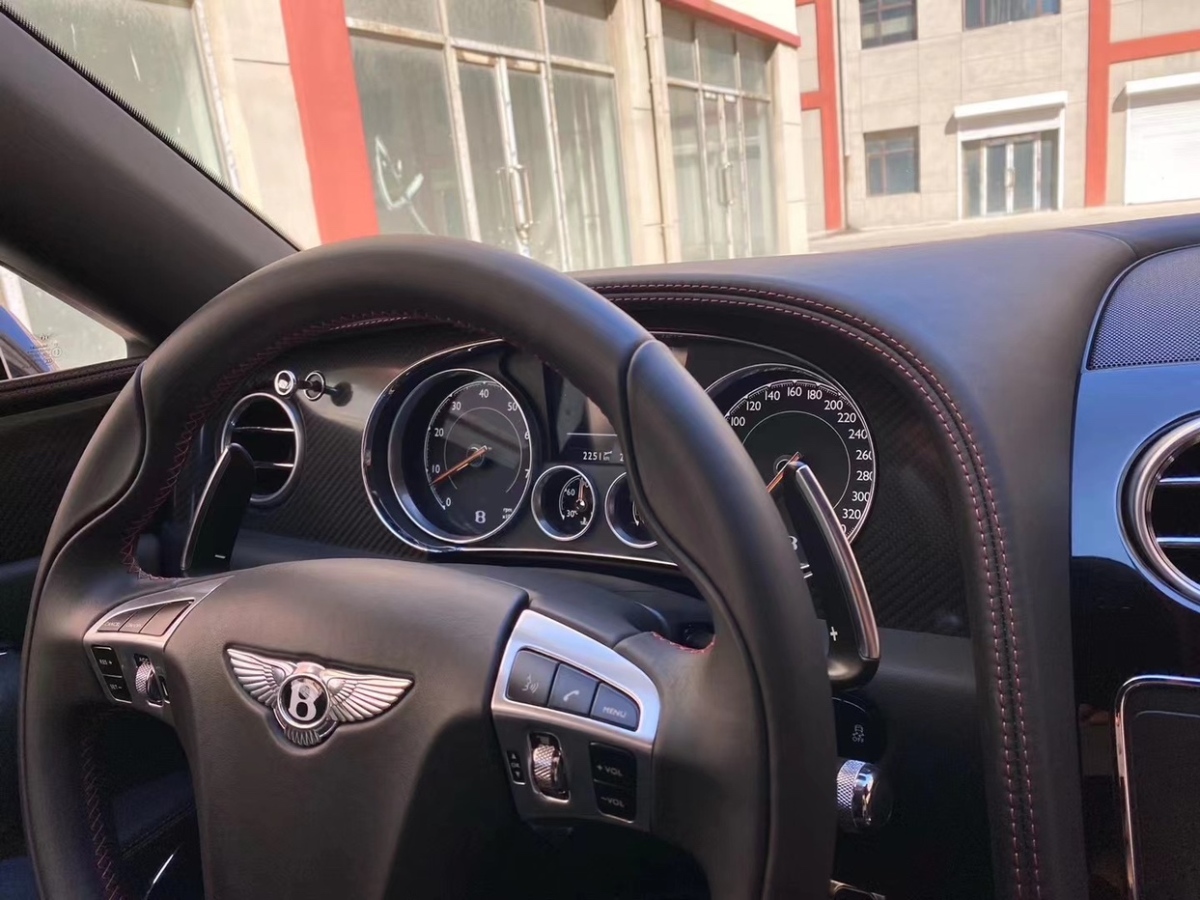 未上牌宾利 飞驰  2017款 4.0T V8 S 标准版