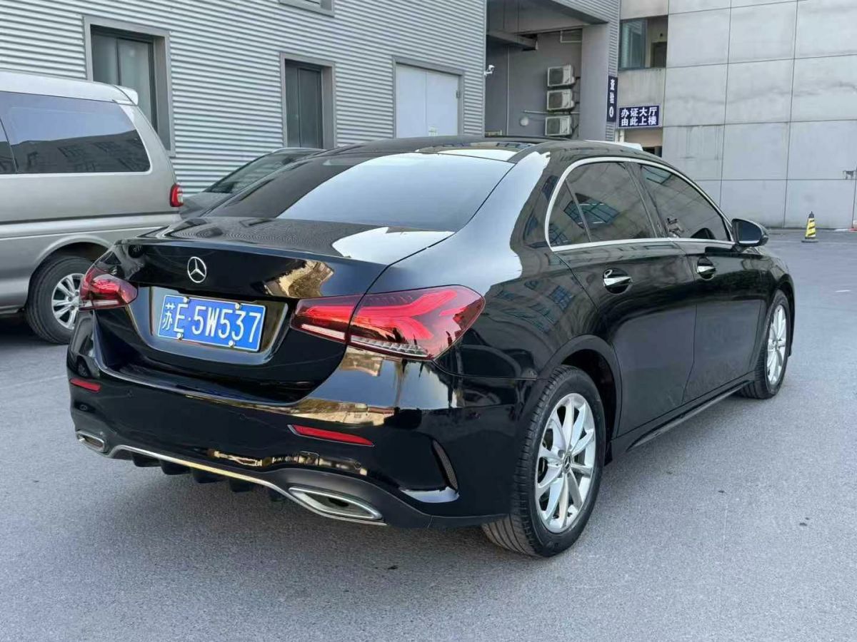 奔馳 奔馳GLE  2019款 GLE 400 4MATIC 臻藏版(特殊配置)圖片