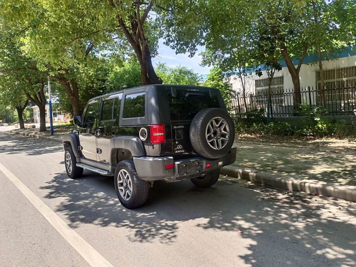 2018年12月北京 BJ40  2017款 40L 2.3T 自動四驅(qū)環(huán)塔冠軍版