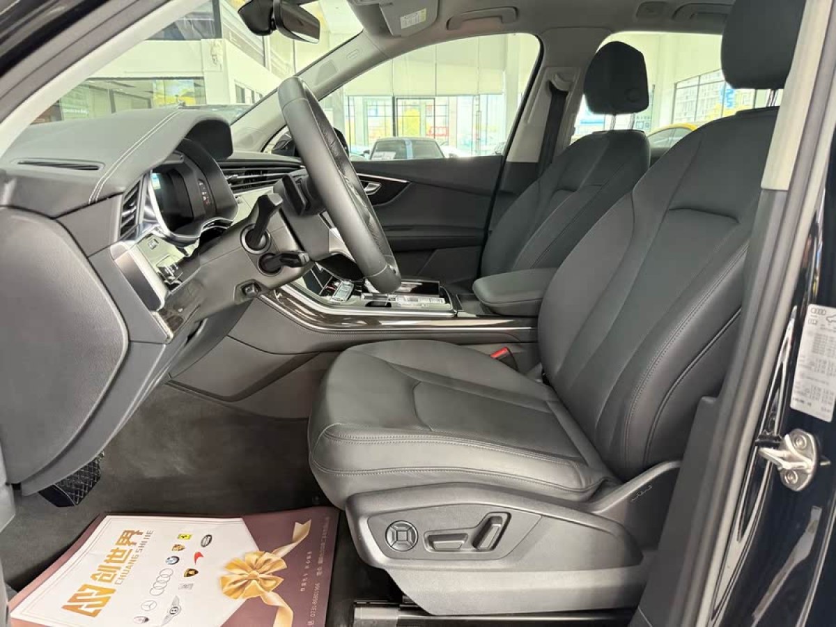 奧迪 奧迪Q7  2023款 55 TFSI quattro S line運(yùn)動(dòng)型圖片