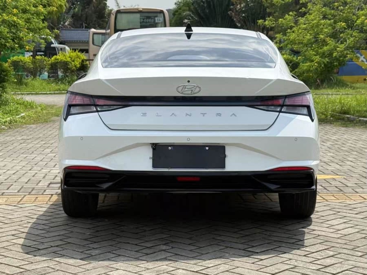 現(xiàn)代 伊蘭特  2023款 1.5L CVT GLX精英版圖片