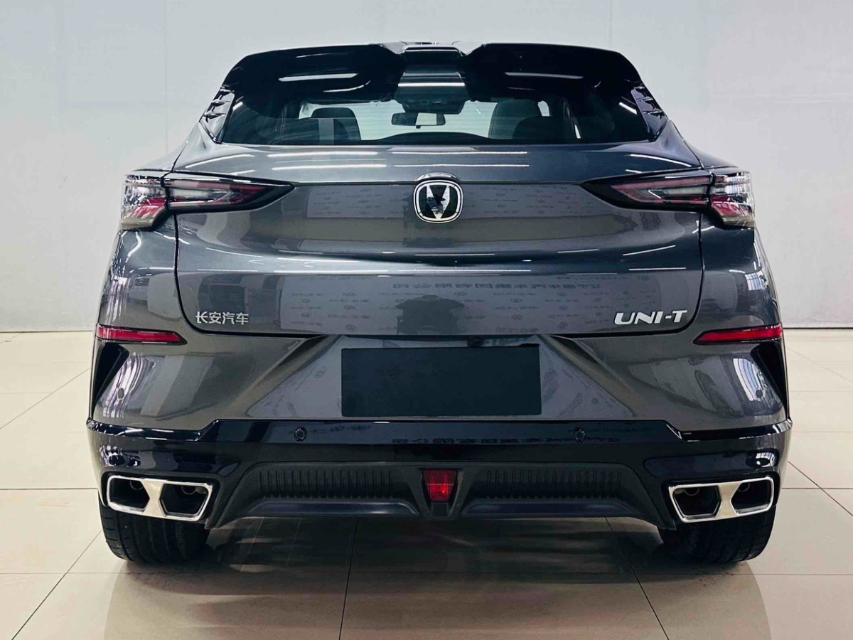 長(zhǎng)安 UNI-T  2023款 1.5T 尊貴型圖片