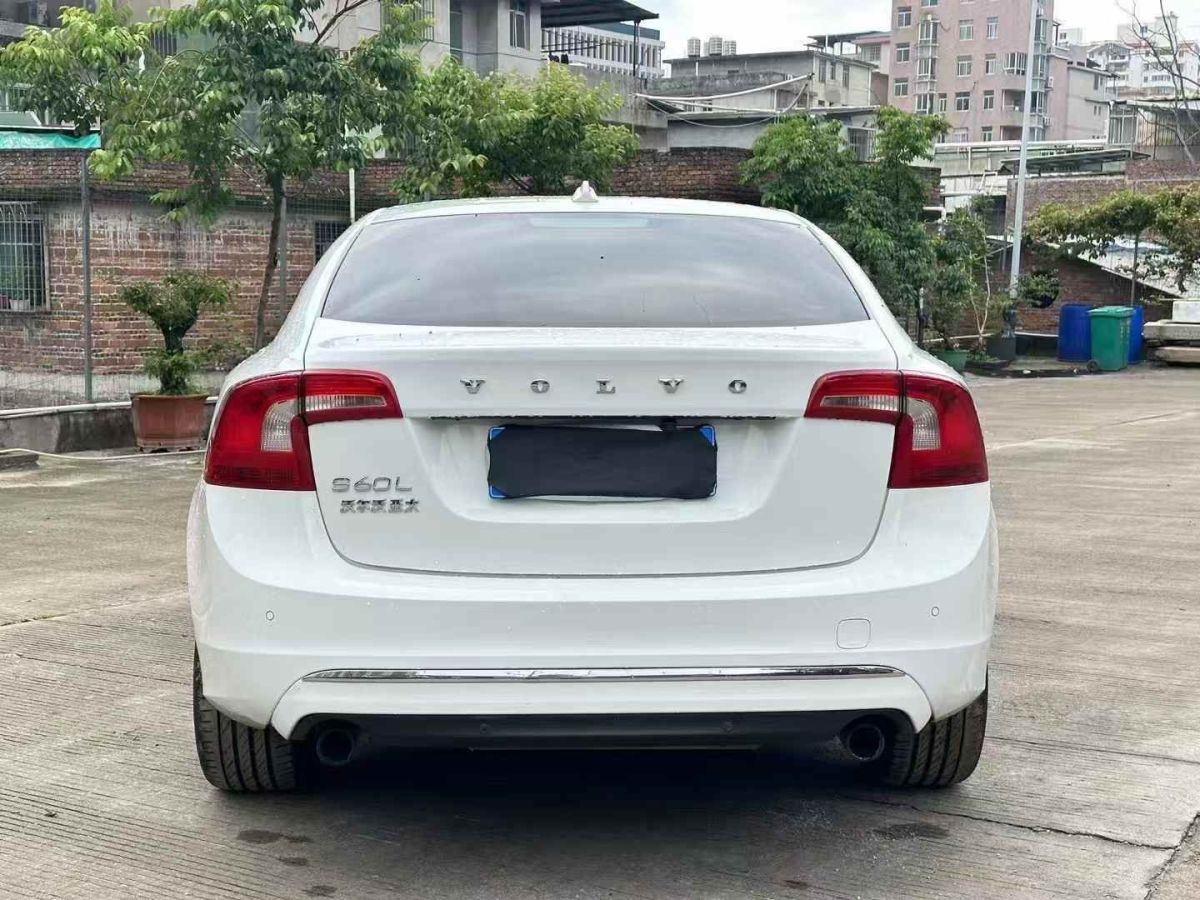 沃爾沃 S60  2014款 2.0T T5 個(gè)性運(yùn)動(dòng)版(改款)圖片