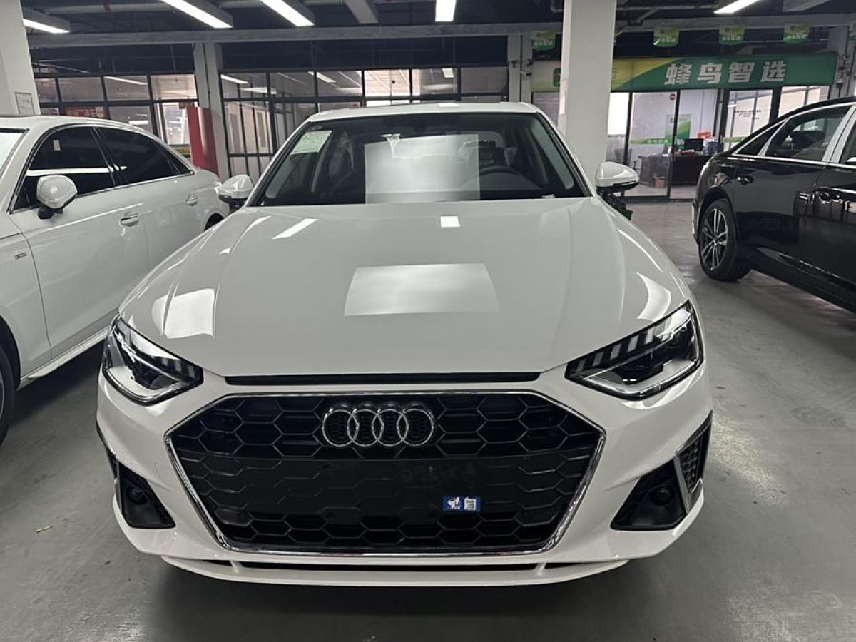 奧迪 奧迪A4L  2024款 40 TFSI 豪華動感型(星夜版)圖片