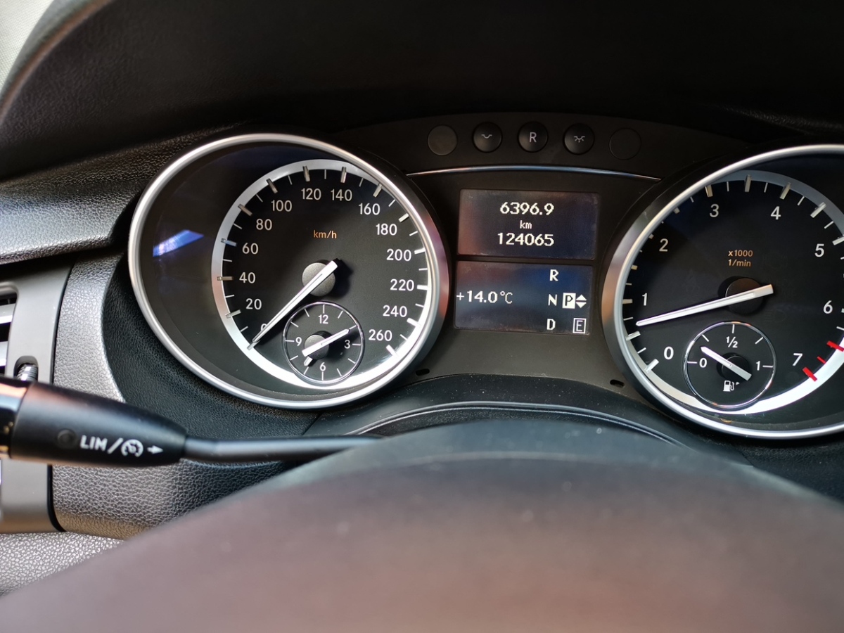 奔驰 奔驰R级  2014款 R 320 4MATIC 商务型图片