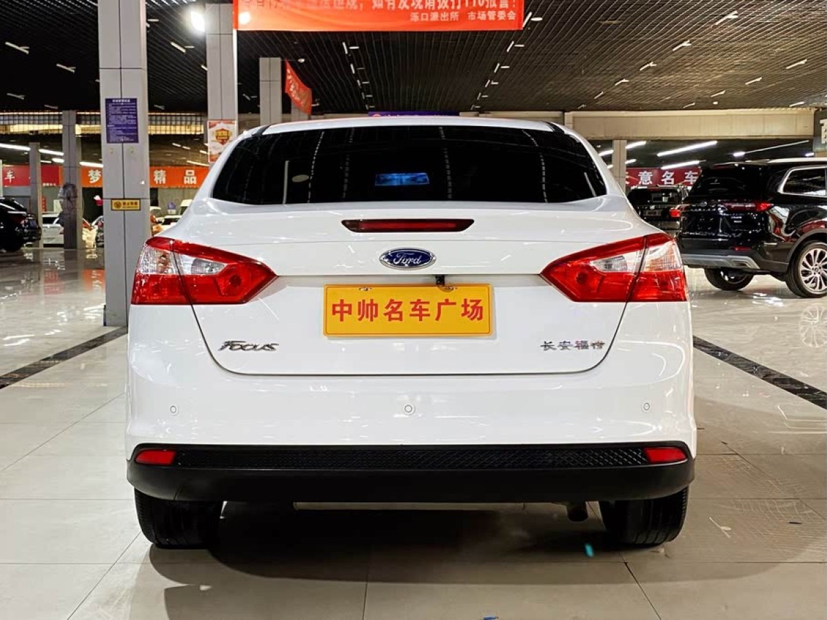福特 福克斯  2012款 三廂 1.6L 自動風(fēng)尚型圖片