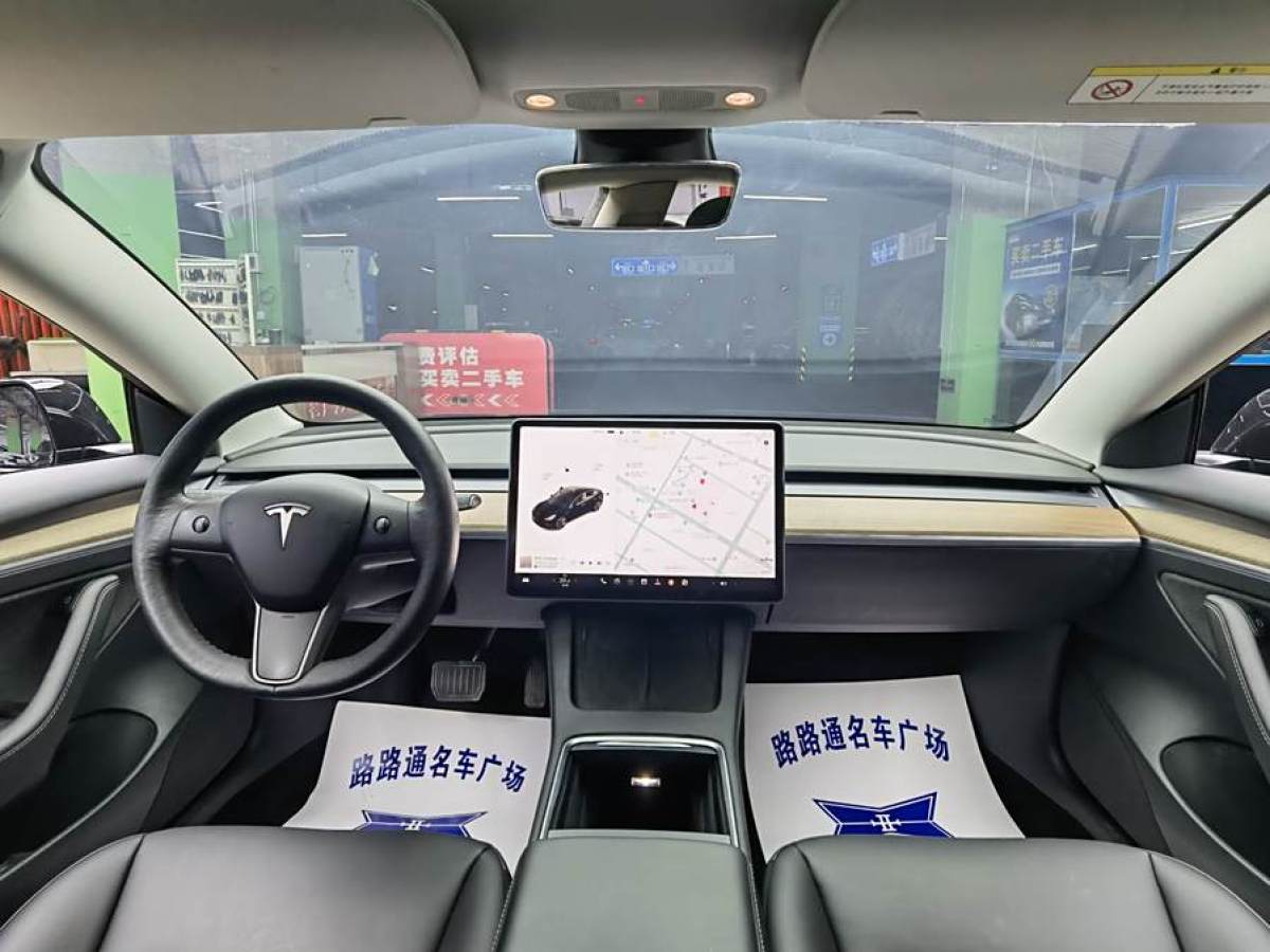 特斯拉 Model 3  2021款 改款 標(biāo)準(zhǔn)續(xù)航后驅(qū)升級(jí)版圖片