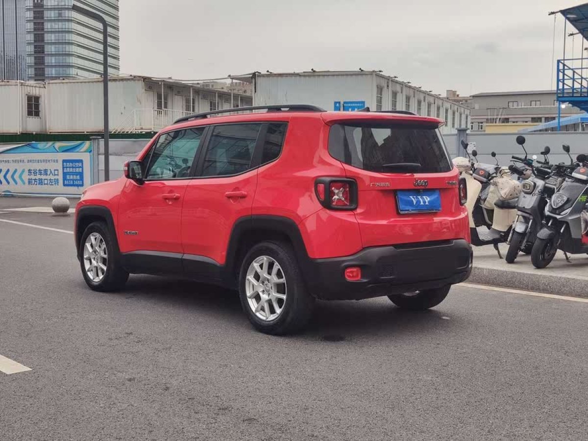 Jeep 自由俠  2019款 220T 自動(dòng)領(lǐng)先版圖片