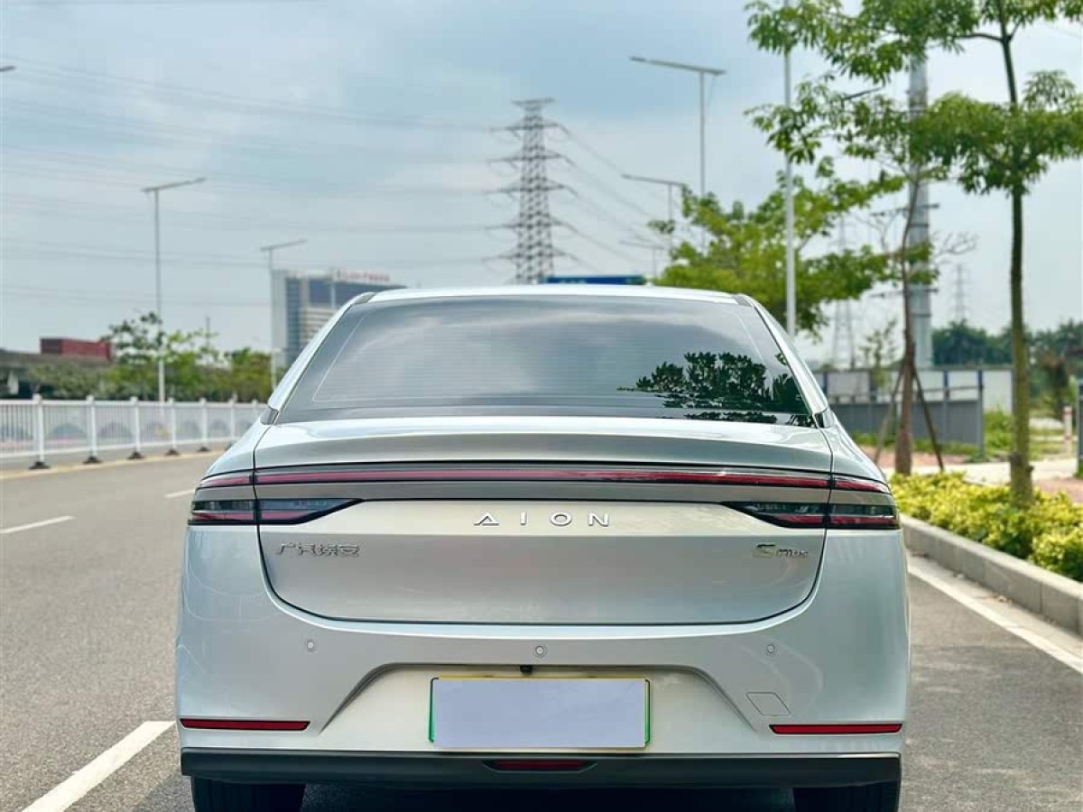 埃安 AION S Plus  2023款 70 智領(lǐng)版 磷酸鐵鋰圖片