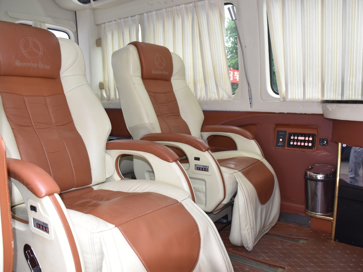 2013年7月奔驰 凌特  2012款 2.1T尊旅 中轴版