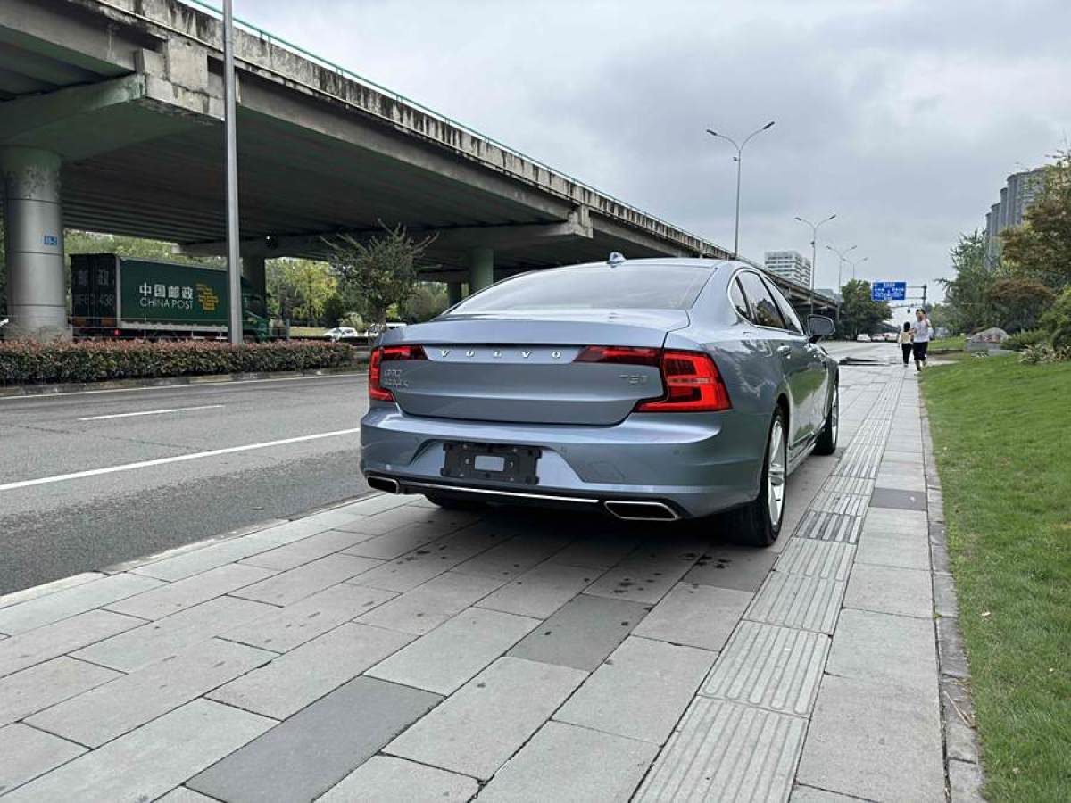 沃爾沃 S90  2019款 T4 智逸版圖片