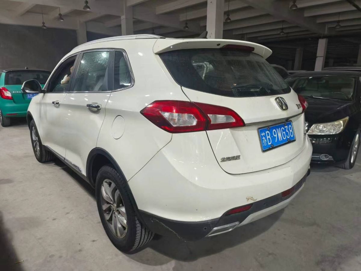 北汽威旺 M50F  2017款 1.3T 標(biāo)準(zhǔn)型圖片