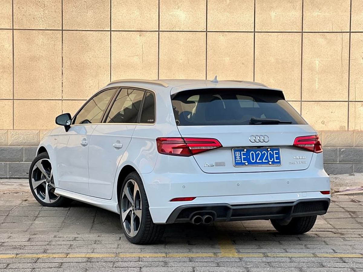 奧迪 奧迪A3  2018款 30周年年型 Sportback 35 TFSI 運(yùn)動(dòng)型圖片