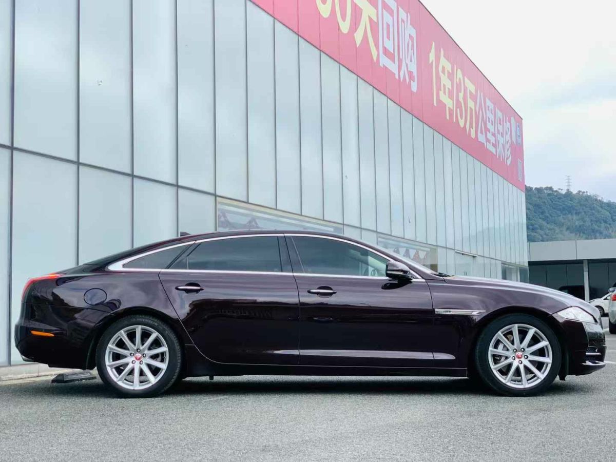 捷豹 XJ  2014款 XJL 3.0 SC 兩驅(qū)全景商務(wù)版圖片