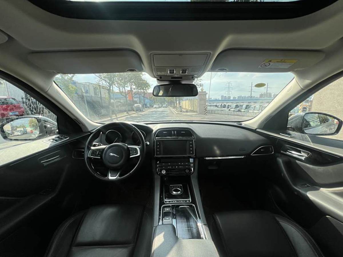 2017年12月捷豹 F-PACE  2018款 2.0T 四驅(qū)都市尊享版