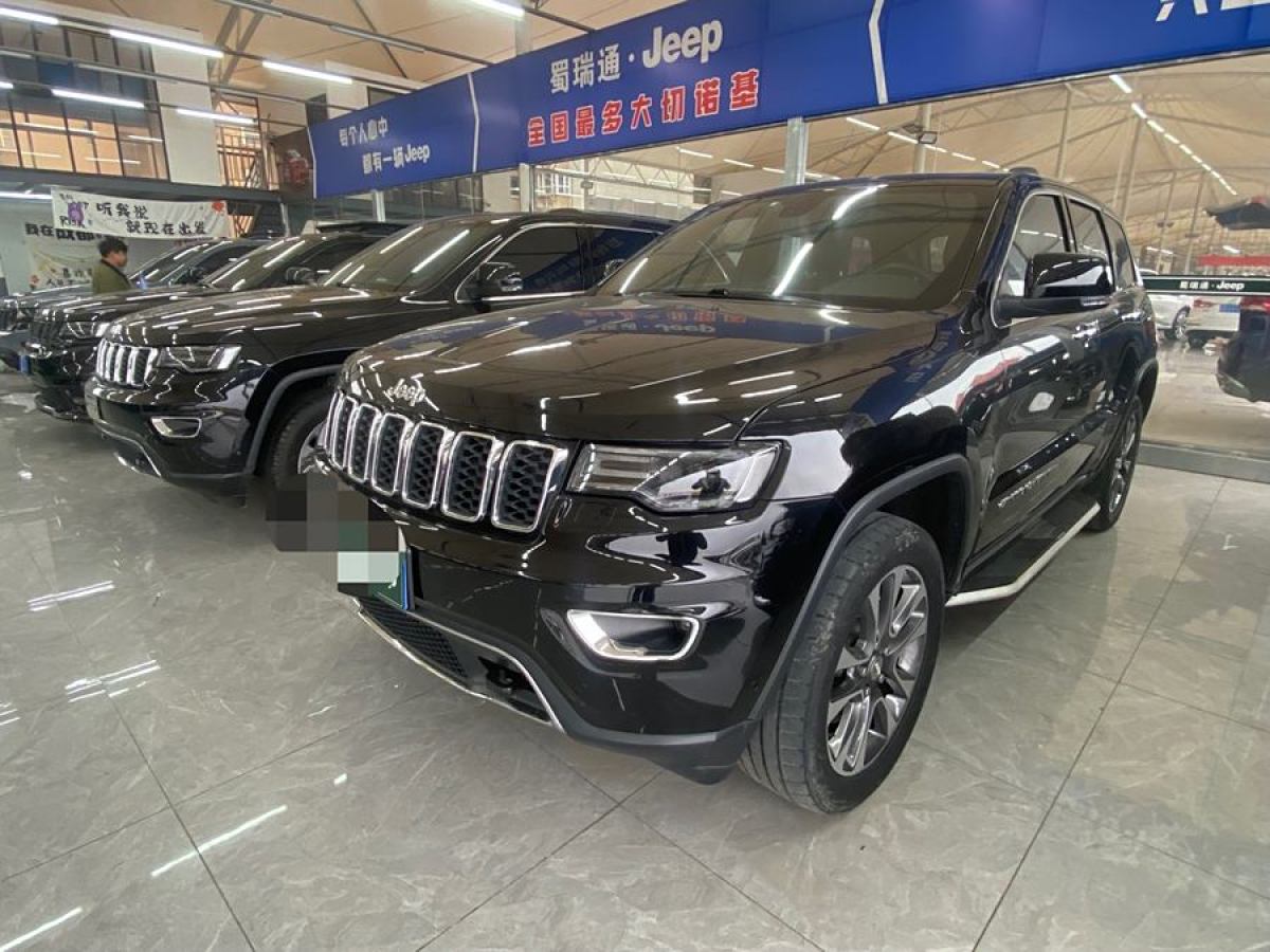 Jeep 大切諾基  2017款 3.6L 精英導(dǎo)航版圖片