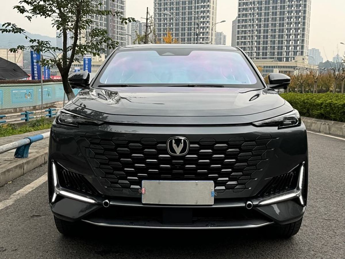 長安 長安UNI-K  2024款 2.0T 兩驅(qū)全球行版圖片