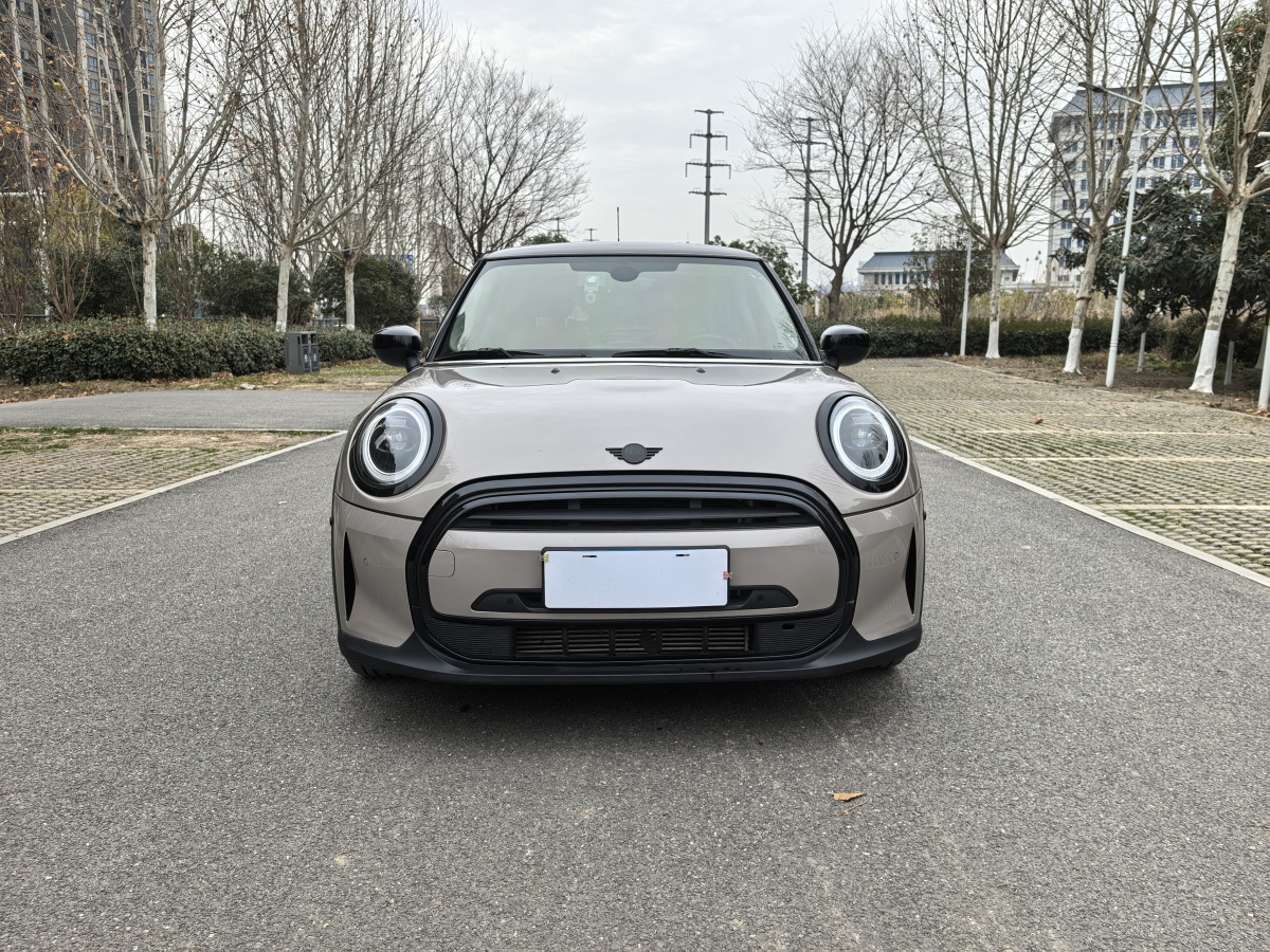 MINI MINI  2022款 改款 1.5T COOPER 藝術(shù)家圖片