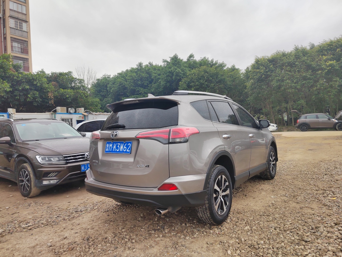 豐田 RAV4  2016款 榮放 2.0L CVT兩驅(qū)風(fēng)尚版圖片