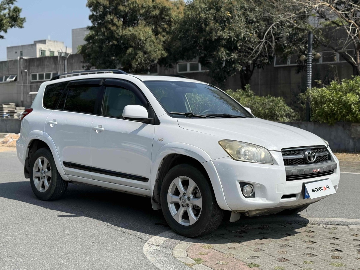 豐田 RAV4榮放  2009款 2.4L 自動豪華導(dǎo)航版圖片