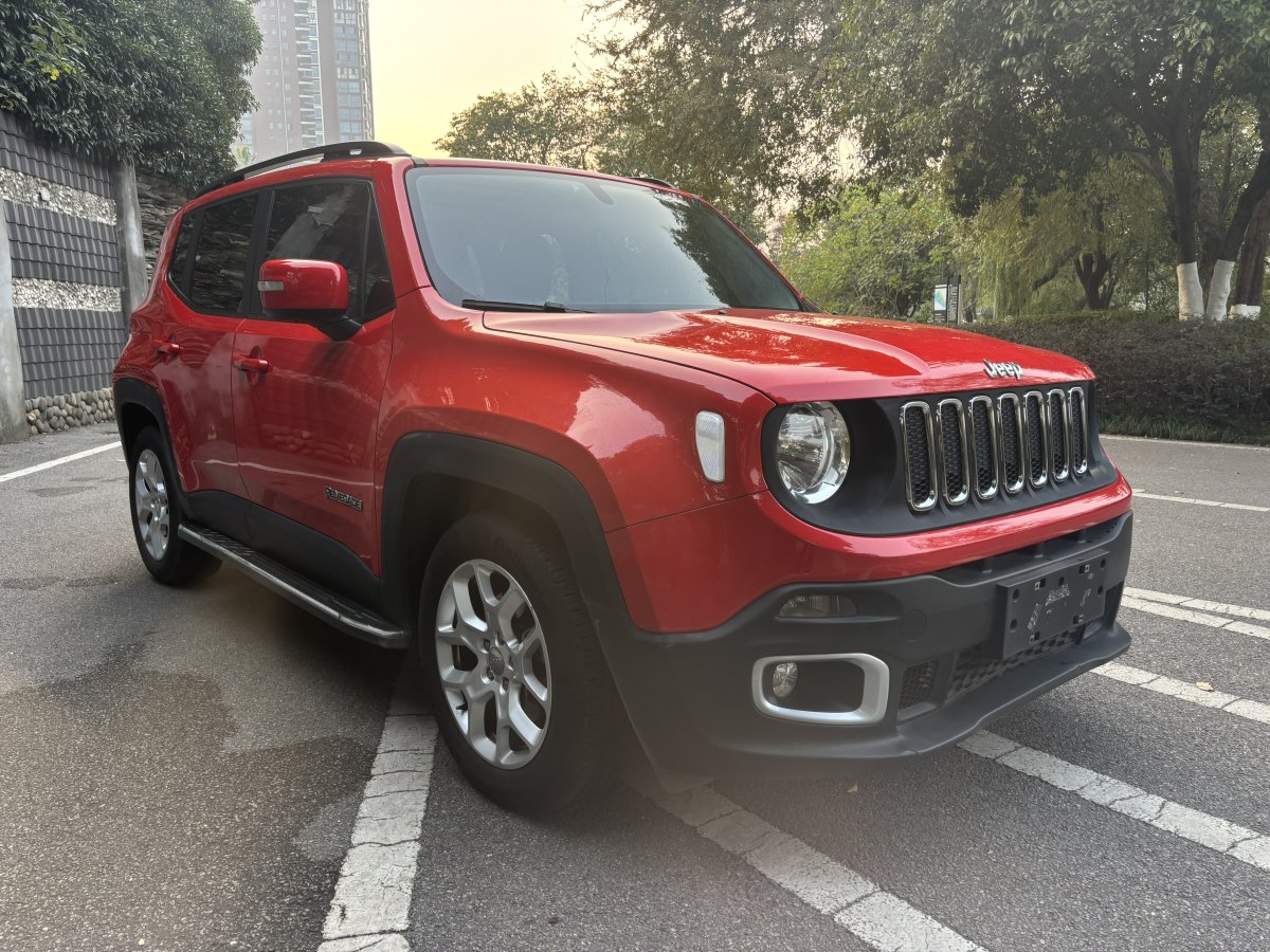 Jeep 自由俠  2017款 180T 自動(dòng)高能版圖片